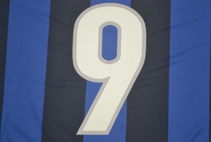 with Serie A Patch Retro Jersey 1999-2000 Inter Milan RONALDO 9 Home Soccer Jersey