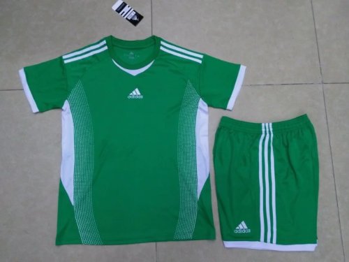 #812 Green Soccer Training Uniforms Blank Jersey and Shorts