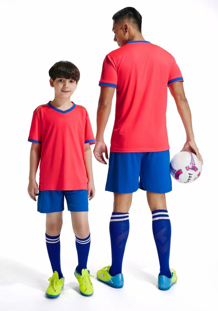 D8819 Red Youth Set Adult Uniform Blank Soccer Training Jersey and Shorts
