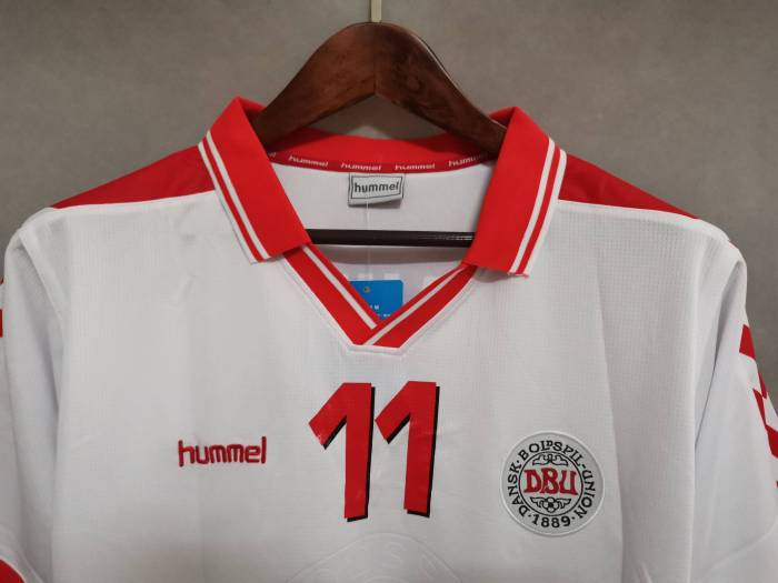 Retro Jersey 1998 Denmark 11 B.LAUDRUP Away Soccer Jersey White Vintage Football Shirt