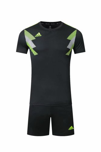 #605 Black Soccer Training Uniform Blank Jersey and Shorts