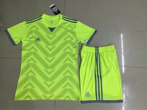 #810 Yellow Soccer Training Uniform Blank Jersey and Shorts