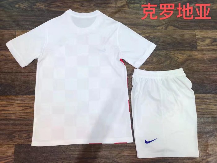 Adult Uniform 2022-2023 Croatia Home Soccer Jersey Shorts