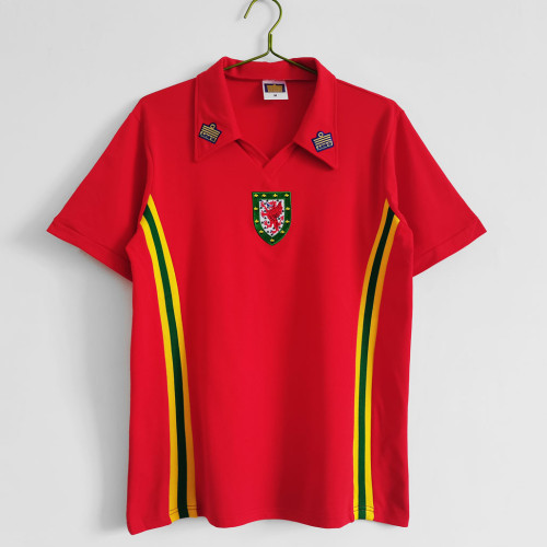 Retro Jersey 1976-1979 Wales Home Soccer Jersey Vintage Football Shirt