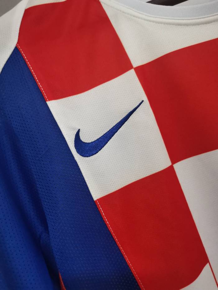 with Sleeve Printing Retro Jersey 2002 Croatia Home Soccer Jersey