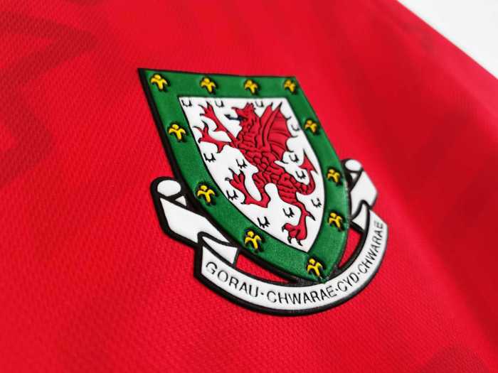 Retro Jersey 1992 Wales Home Red Soccer Jersey Vintage Football Shirt