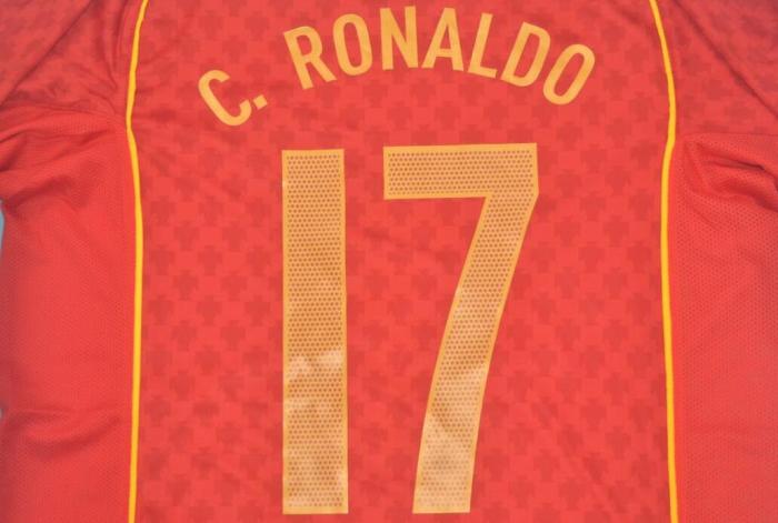 with Patch Retro Jersey 2004 Portugal 17 c.RONALDO Home Soccer Jersey