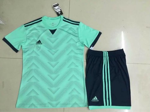 #810 Blue Soccer Training Uniform Blank Jersey and Shorts
