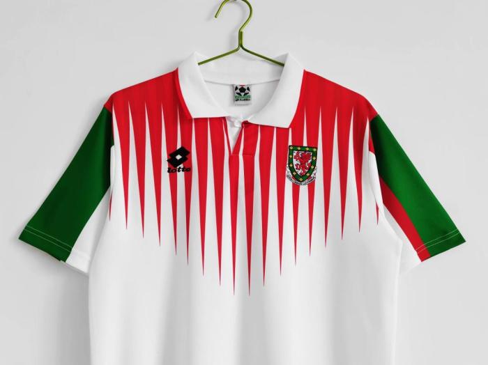Retro Jersey 1996 Wales Away White Soccer Jersey