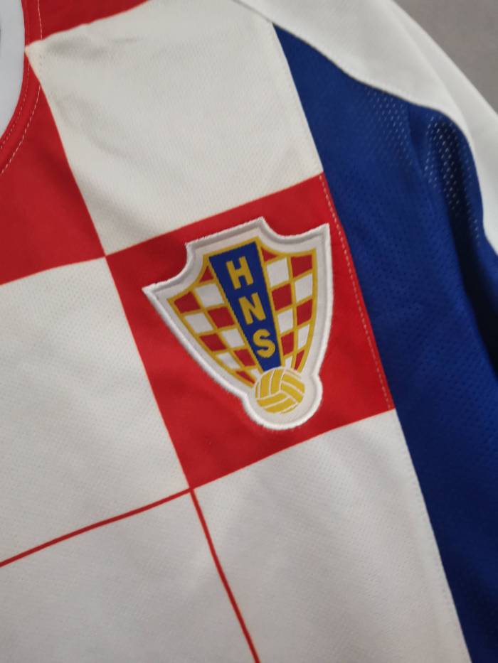 with Sleeve Printing Retro Jersey 2002 Croatia Home Soccer Jersey