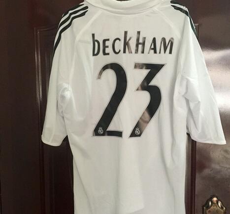 with LFP Patch Retro Jersey 2005-2006 Real Madrid BECKHAM 23 Home Soccer Jersey