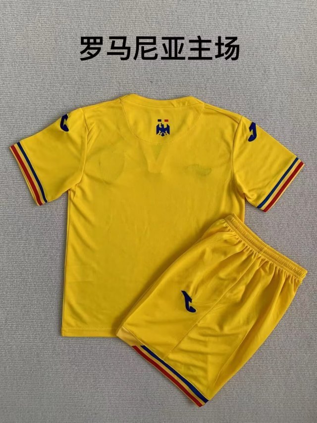 Adult Uniform 2023-2024 Romania Home Soccer Jersey Shorts