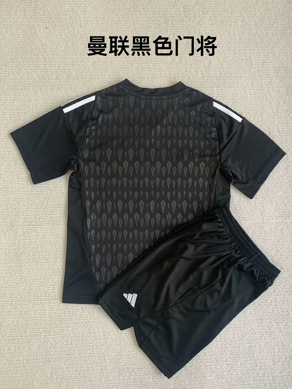 Adult Uniform 2023-2024 Manchester United Black Goalkeeper Soccer Jersey Shorts