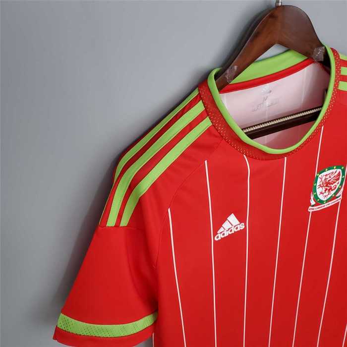 Retro Jersey 2015-2016 Wales Home Red Soccer Jersey Vintage Football Shirt