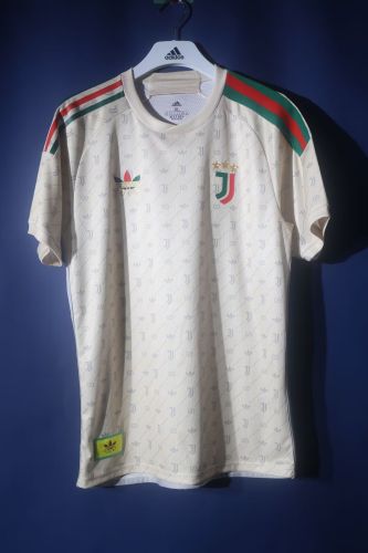 Fan Version 2024-2025 Juventus Gucci Version Soccer Jersey