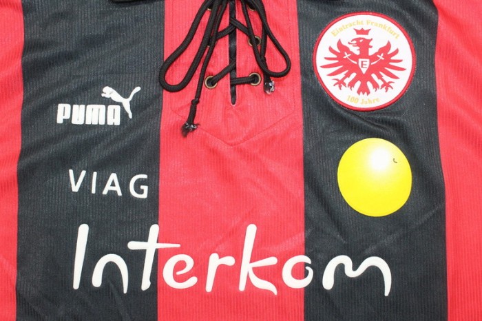 with Patch Retro Shirt 1999-2000 Eintracht Frankfurt FJORTOFT 9 Home Vintage Soccer Jersey