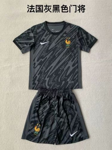 Youth Uniform Kids Kit France 2024 Black Goalkeeper Soccer Jersey Shorts Child Football Set