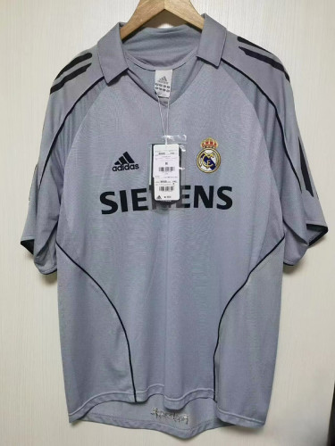 Retro Jersey 2005-2006 Real Madrid Third Away Grey Soccer Jersey Vintage Football Shirt