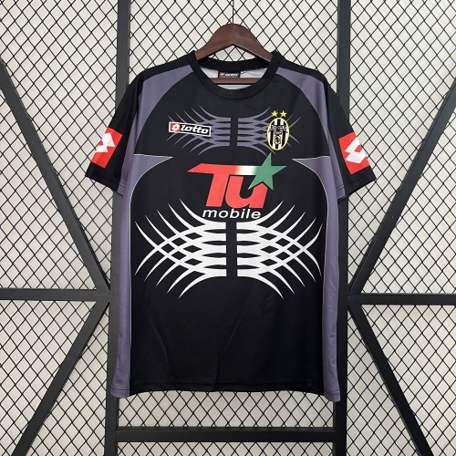 Retro Jersey 2001-2002 Juventus Black Goalkeeper Soccer Jersey Vintage Football Shirt