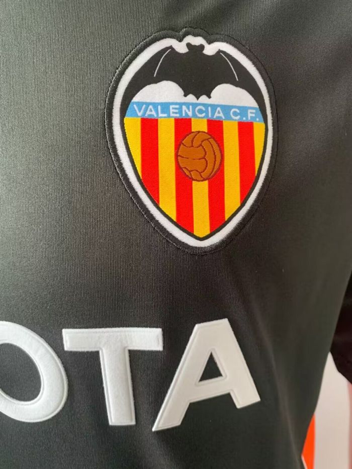 Retro Jersey 2006-2007 Valencia Away Black Soccer Jersey Vintage Football Shirt