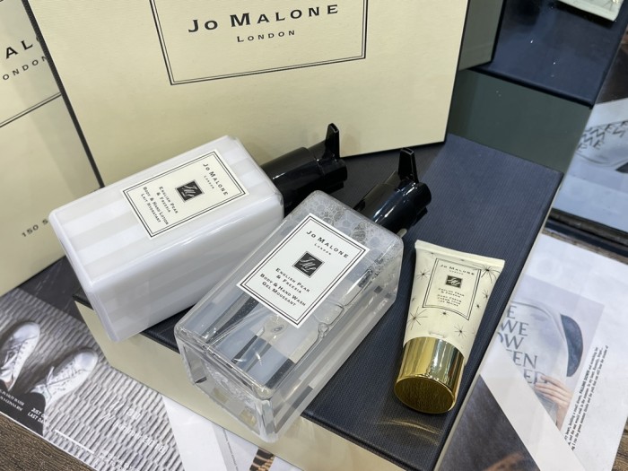 Jo Malone 限量禮盒💥身體洗護三件套 英國梨身體乳(250ml)+沐浴乳(250ml)+護手霜(30ml)