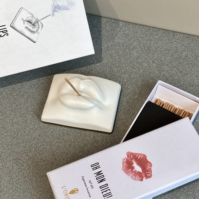 家居中的藝術品💋上帝之吻 線香座禮盒 奢侈品級 美國高端家居品牌 60隻線香+ 嘴唇線香座