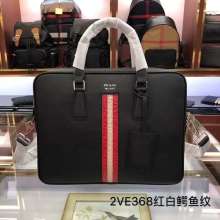 Prada メンズバッグ 2色