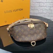 LOUIS VUITTON ボディーバッグ
