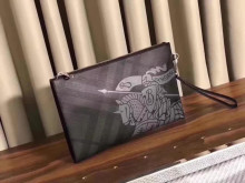 Burberry(バーバリー) メンズ クラッチバッグ/ポーチ 新品