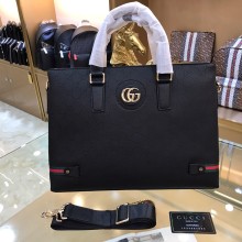 Gucci (グッチ) メンズ ボディーバッグ 新品