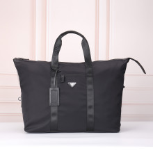 Prada (パラダ) バッグ 中古