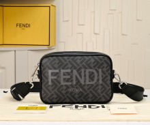 Fendi (フェンディ)バッグ 人気