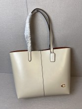 Coach (コーチ)バッグ新作