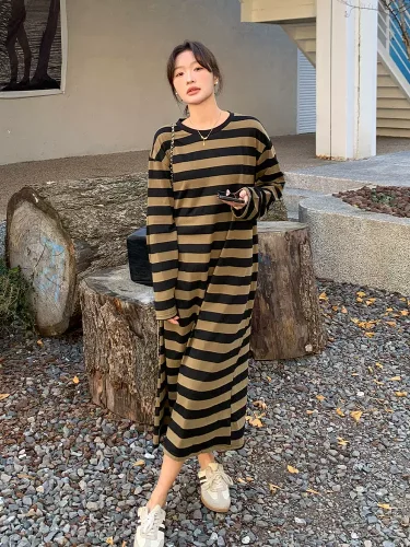 Contrast color striped sweatshirt dress for women spring and autumn 2024 new long dress