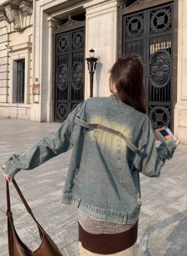 Blue denim jacket for women in Spring and Autumn 2024, new retro vintage vintage and high-end feeling, niche and versatile work jacket top