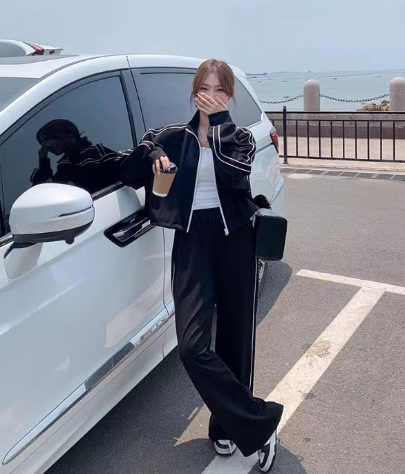 Black hoodie set for women's spring and autumn 2024 new design sense casual sports style cardigan wide leg pants two-piece set