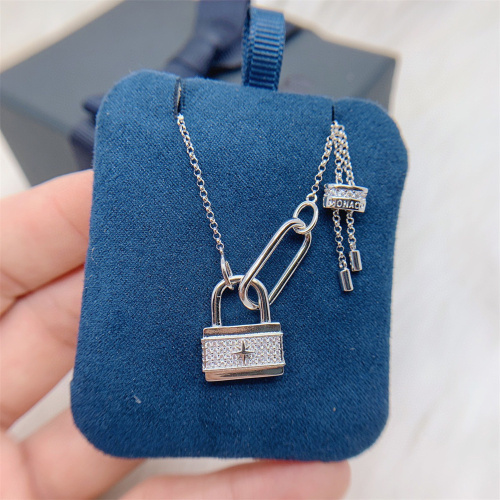 apm【2 Color】Necklaces Optional Box