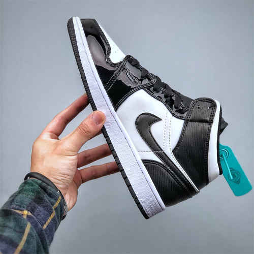 Air Jordan 1 Mid