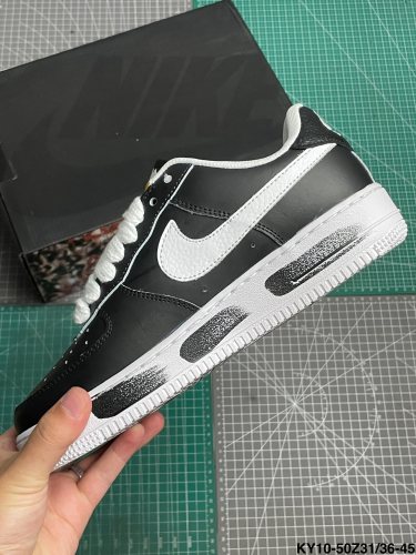 Nike Air Force 1’07 Low