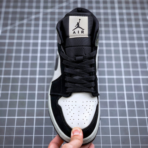 Air Jordan 1 Mid