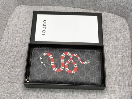 GUCCI wallet ys2107088