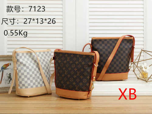 LV bag Shoulder bag Size:27*13*26CM xyz7123