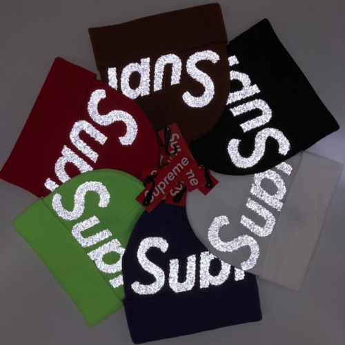 Supreme Knitted Hat Reflective Logo