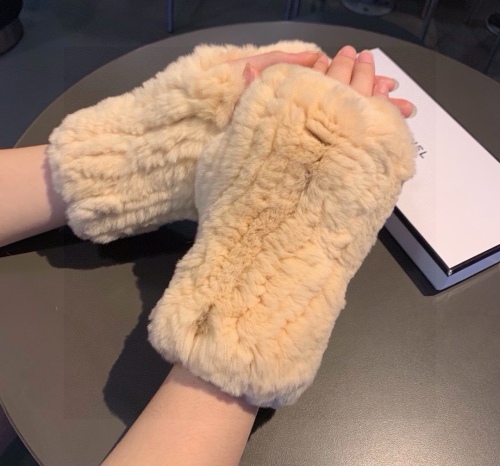 CHANEL Women's Glove Rabbit Hair