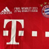 2013 Bayern Home Long Sleeve Retro Soccer Jersey (胸前决赛字)