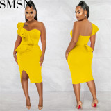Plus Size DressFashion casual ruffled split one shoulder sleeve dress