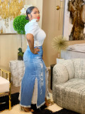 Fashionable frayed denim skirt