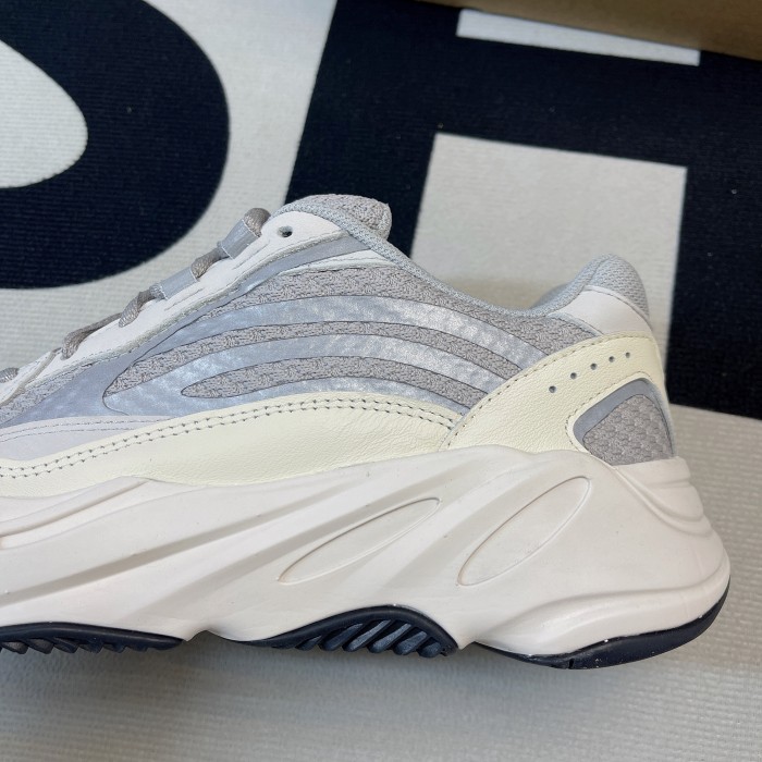 Yeezy Boost 700 V2 Static(Unisex)-004