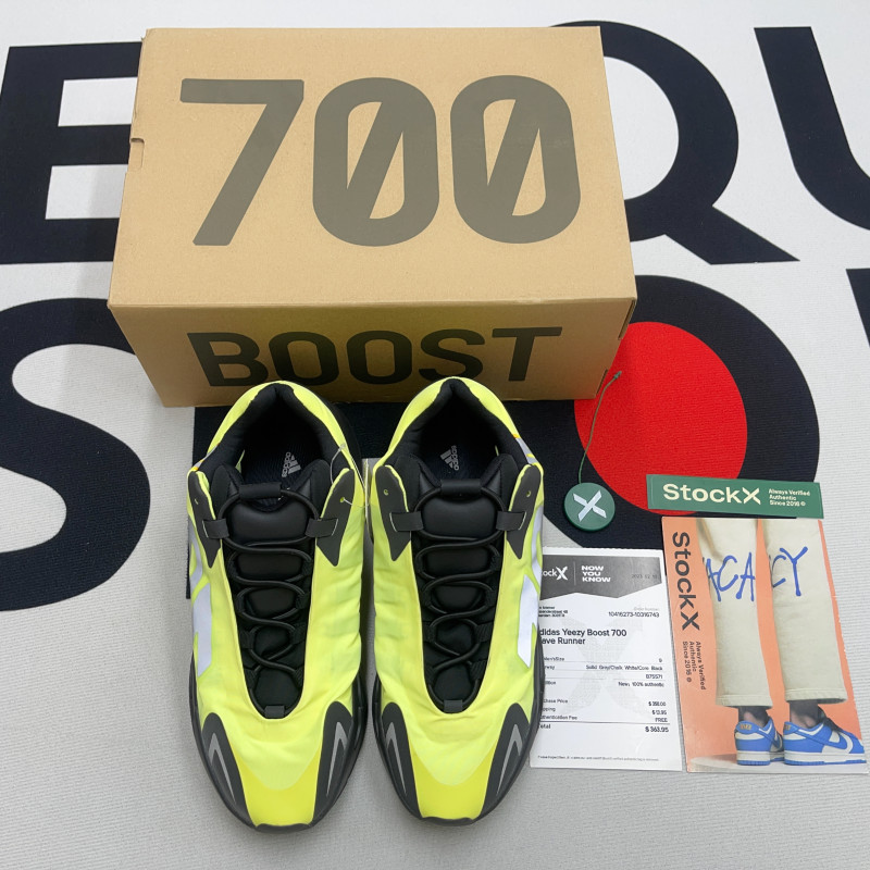 Yeezy Boost 700 MNVN Phosphor(Unisex)-014