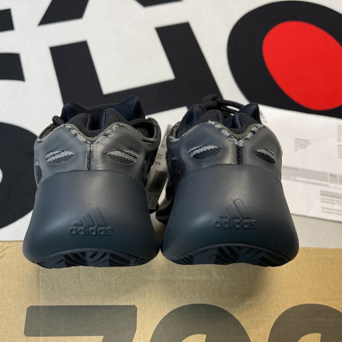 Yeezy 700 V3 Alvah(Unisex)-014